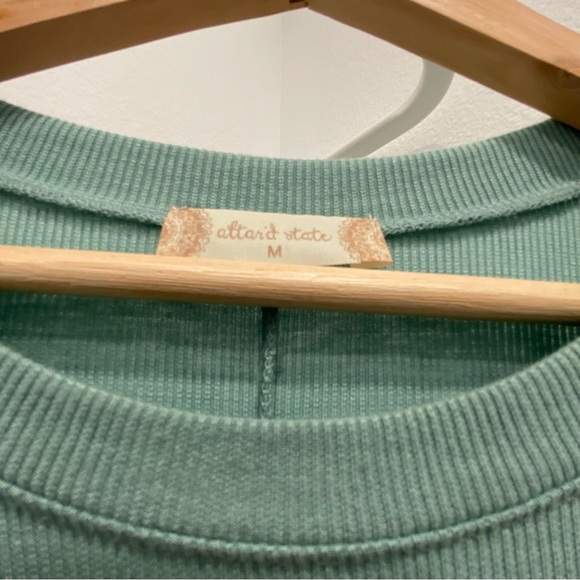 Green ribbed top size M - Picture 2 of 5